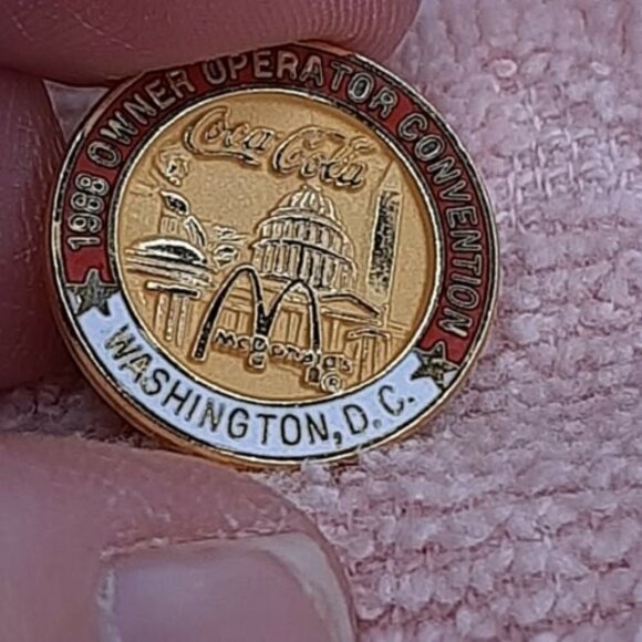 vtg 1988 McDonald's Coca-Cola Owner Operator Convention Washington DC lapel pin - Picture 3 of 7
